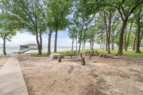 Kerens, TX 75144,210 Bella Vista Lane