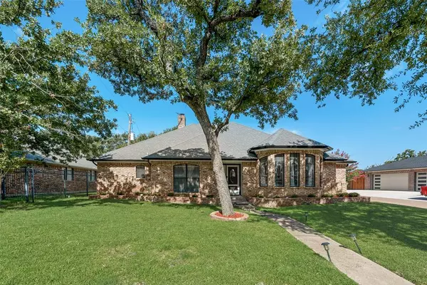Arlington, TX 76016,6621 Townlake Circle