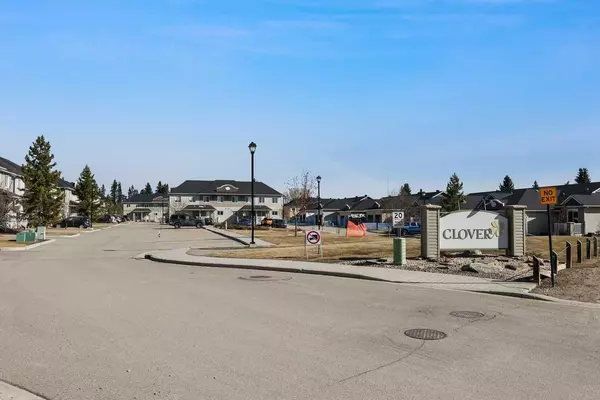 604 Clover RD, Carstairs, AB T0M 0N0