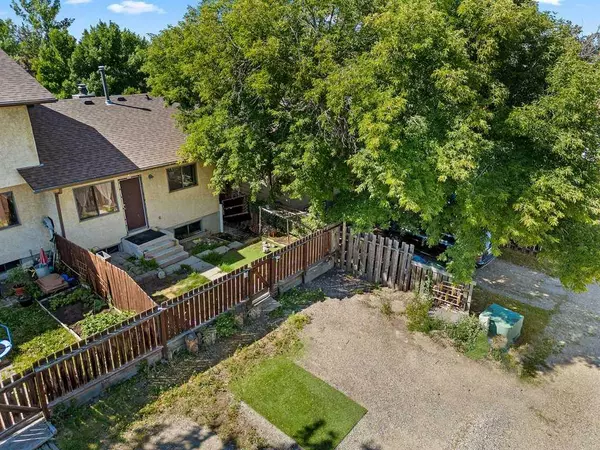 Calgary, AB T3K 1B4,8412 Berkley RD Northwest
