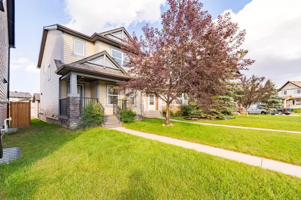 106 Panora RD NW, Calgary, AB T3K 0R6