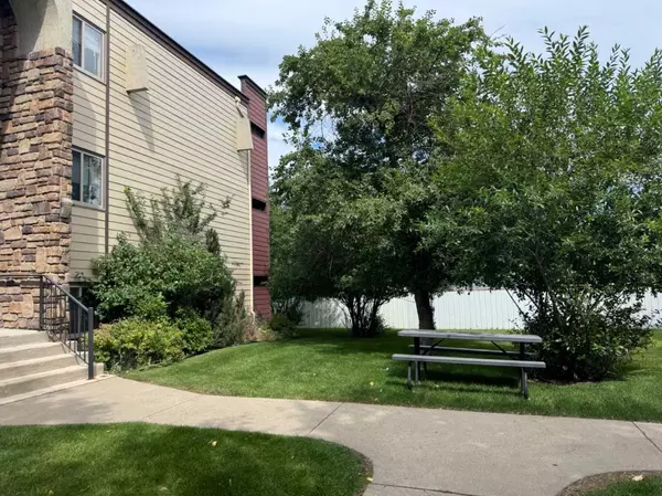 Lethbridge, AB T1K 4K4,3440 23 AVE South #15
