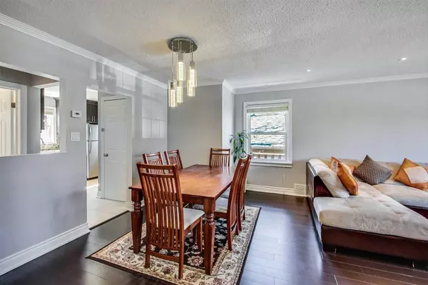 Toronto C07, ON M2R 2H6,27 Kenton DR