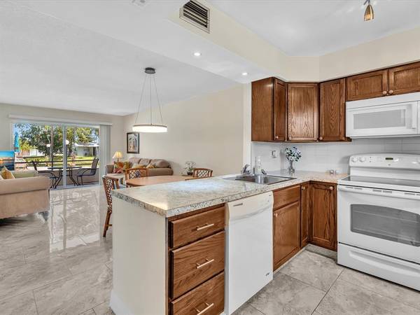 2801 NW 47th Ter #106, Lauderdale Lakes, FL 33313