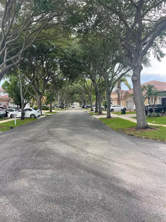 Miramar, FL 33027,13758 SW 31st St
