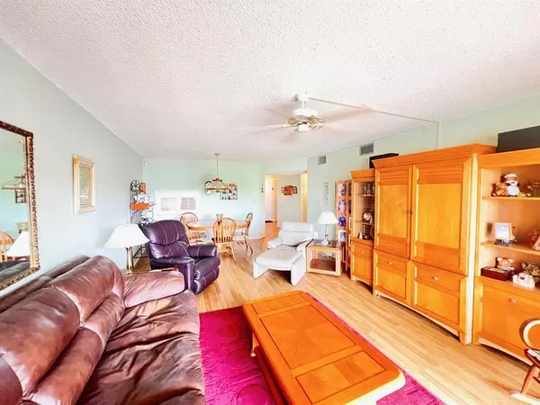 Tamarac, FL 33319,4930 E Sabal Palm Blvd #409