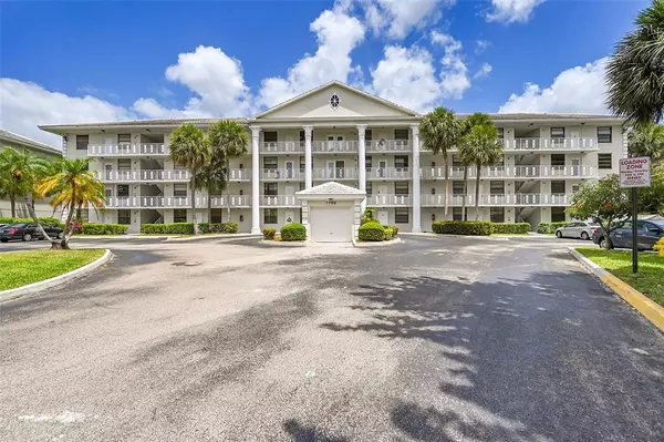 1703 S Whitehall Dr #304, Davie, FL 33324