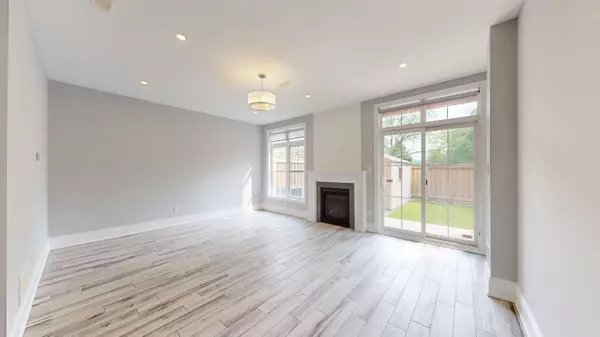 Richmond Hill, ON L4C 4N7,51 Hall ST
