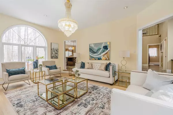 Vaughan, ON L4L 8Y2,19 Fieldcrest CT