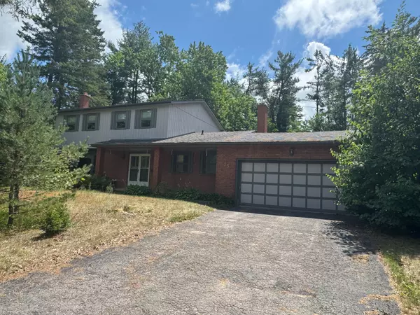 23 Cedar Creek RD, Springwater, ON L9X 0R1