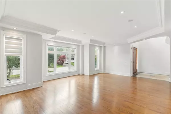 Mississauga, ON L5H 3C6,955 Albertson CRES