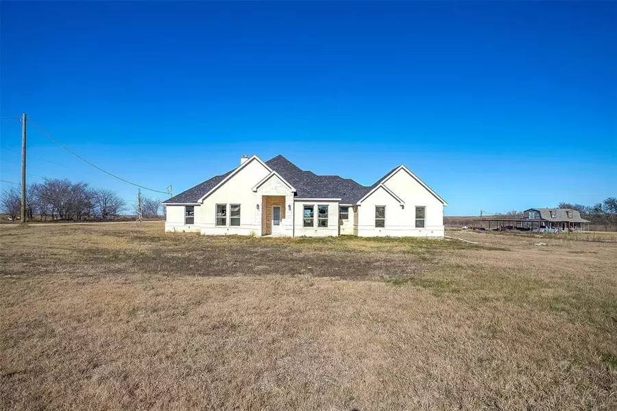 6916 Sky Road, Joshua, TX 76058