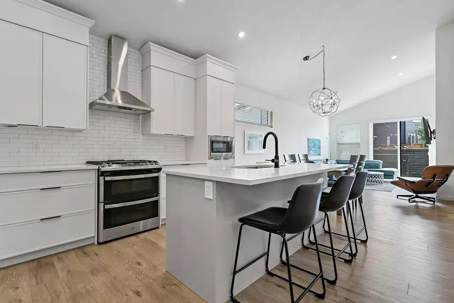27 Seton Parade Southeast, Calgary, AB T3M 3B6