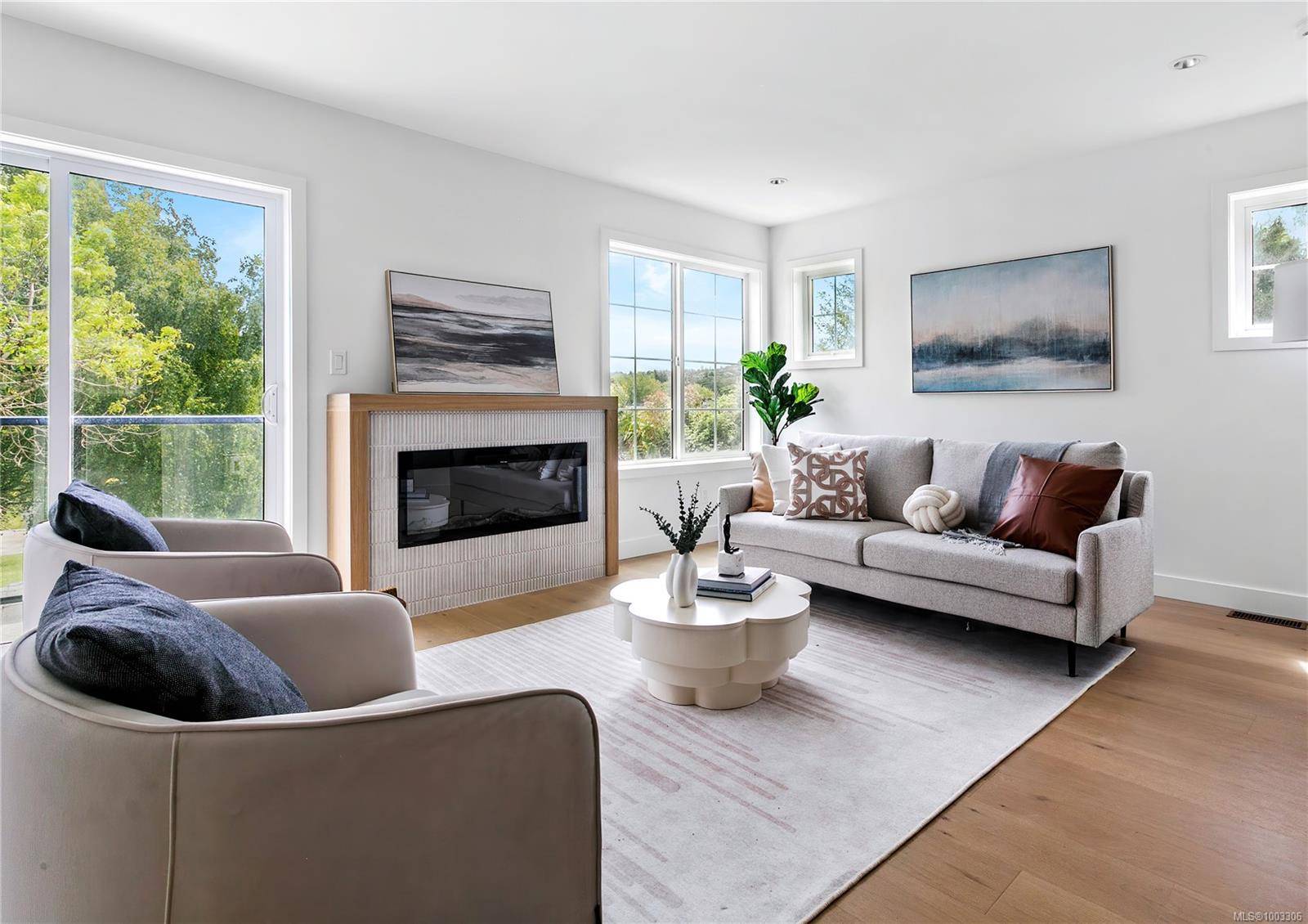 3907 Cedar Hill Rd #Unit 5, Saanich, BC V8P 3Z8
