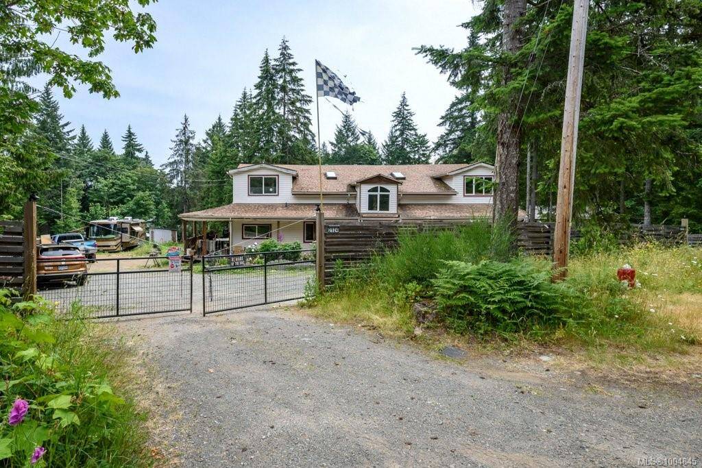 Black Creek, BC V9J 1B5,2524 Macaulay Rd