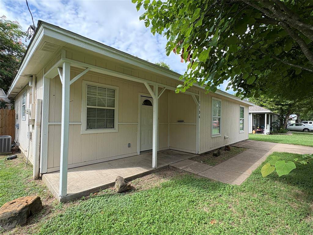 1136 Alvarado Street, Cleburne, TX 76031