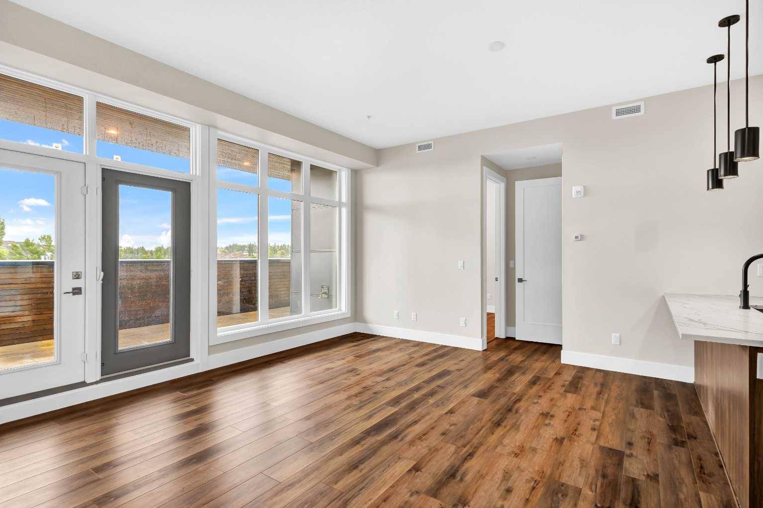 Calgary, AB T2T 4A2,3375 15 ST Southwest #402