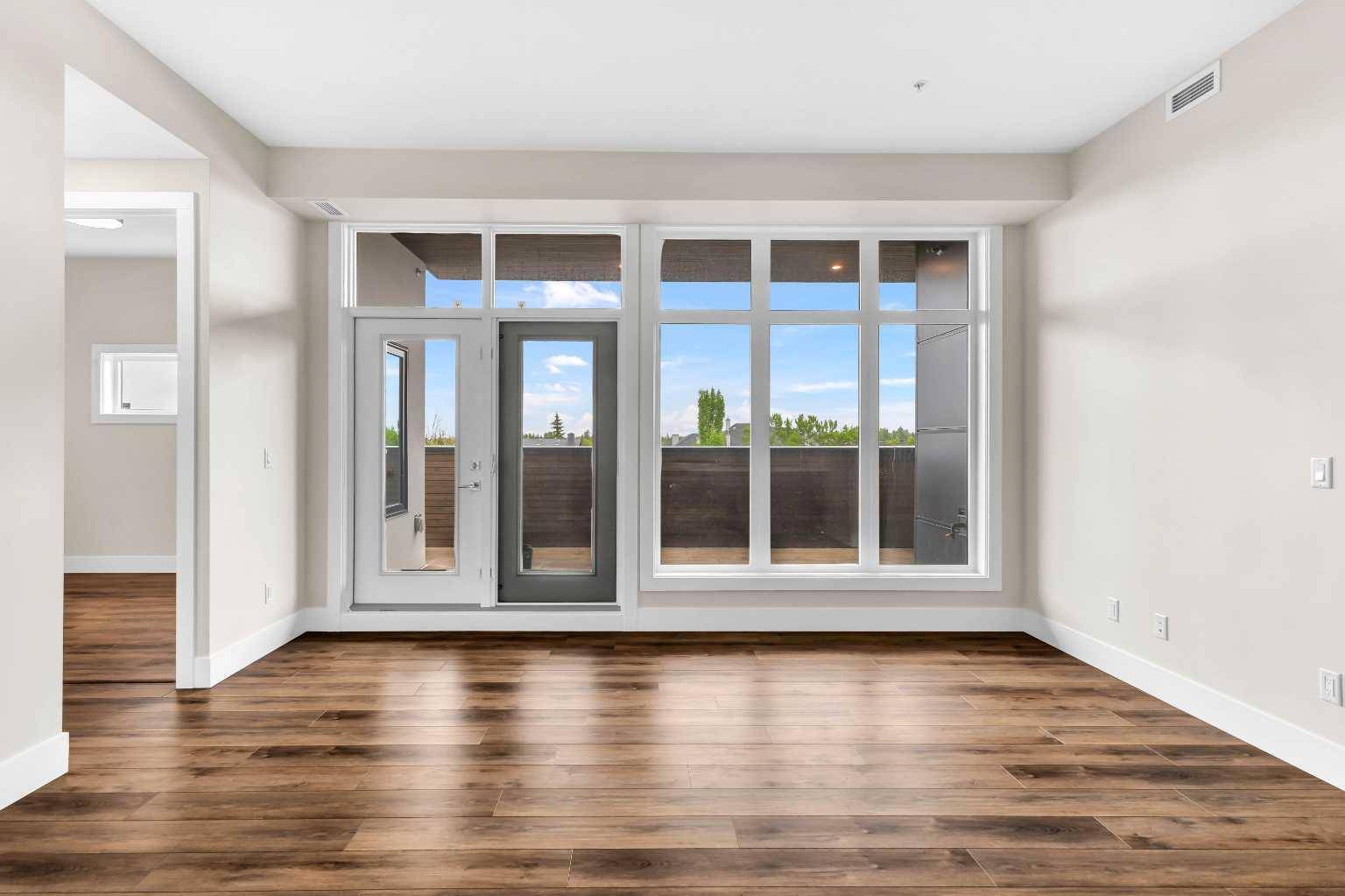 Calgary, AB T2T 4A2,3375 15 ST Southwest #402