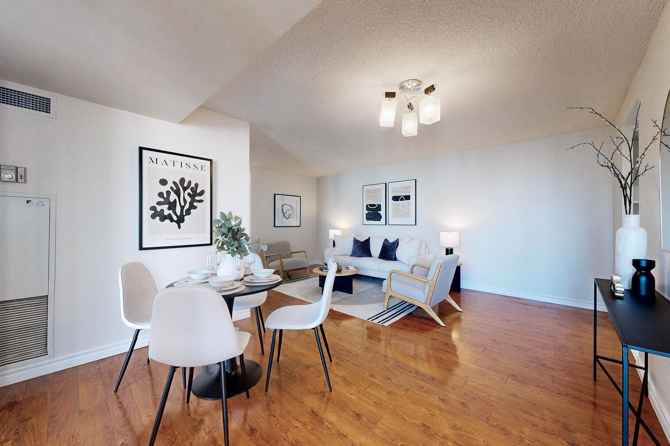 2550 Lawrence AVE E #808, Toronto E04, ON M1P 2E7