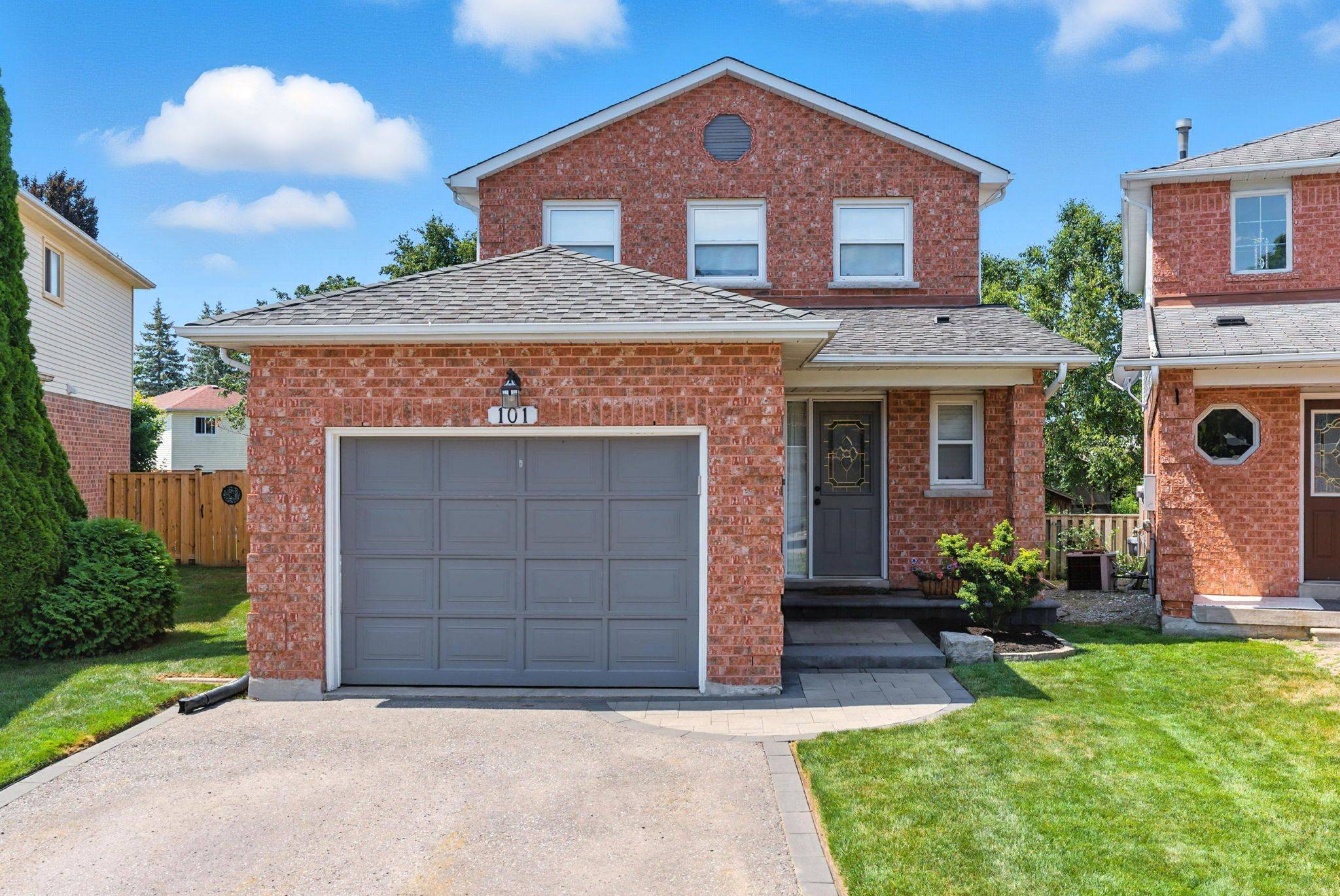 101 Poolton CRES, Clarington, ON L1E 2H6