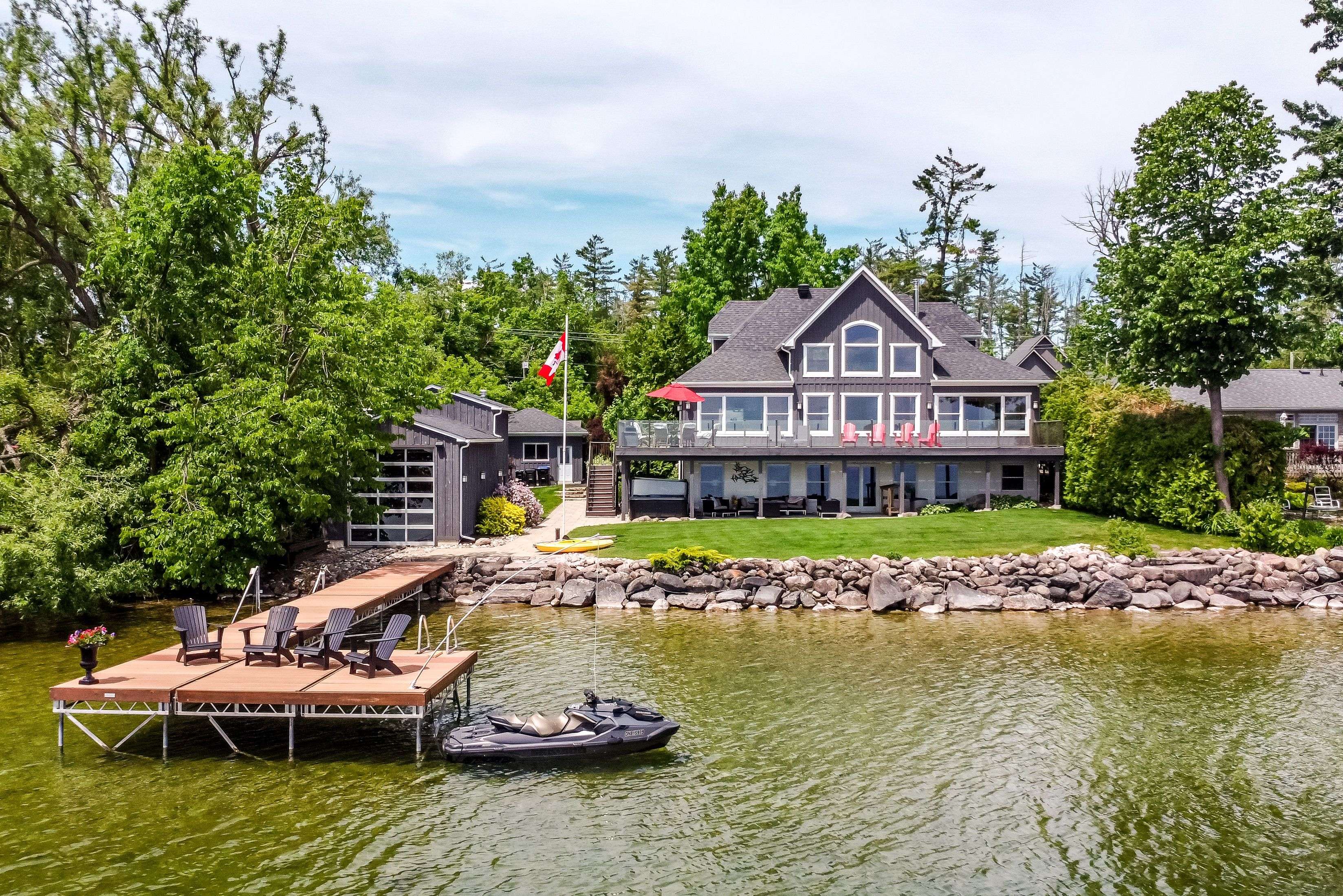 21 Lakeshore RD E, Oro-medonte, ON L0L 2E0