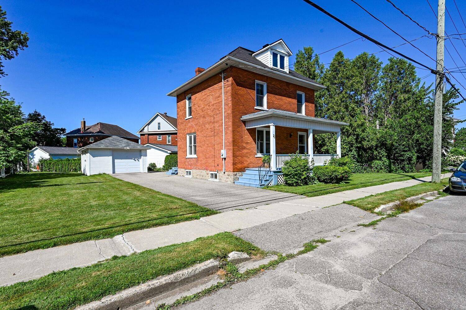 70 McGill ST N, Smiths Falls, ON K7A 2J9