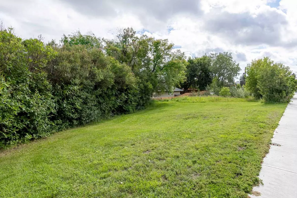 Red Deer, AB T4N 5J6,5303 60 ST