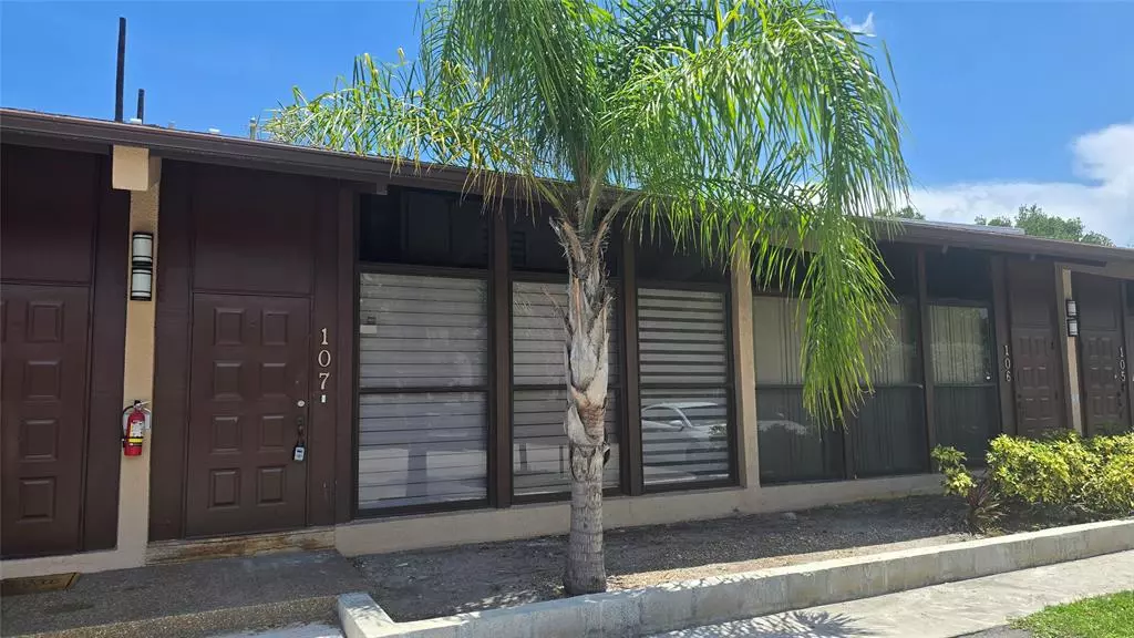 Hollywood, FL 33021,2421 N 40th Ave #107