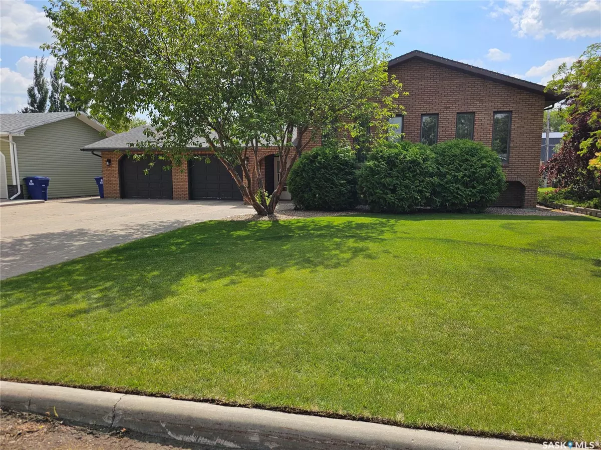 Unity, SK S0K 4L0,124 8th AVENUE W