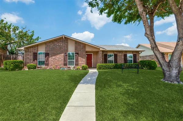 8117 Kensington Drive, Rowlett, TX 75088