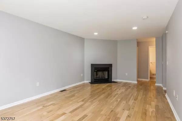 Piscataway Twp., NJ 08854,17 Lackland Ave #17