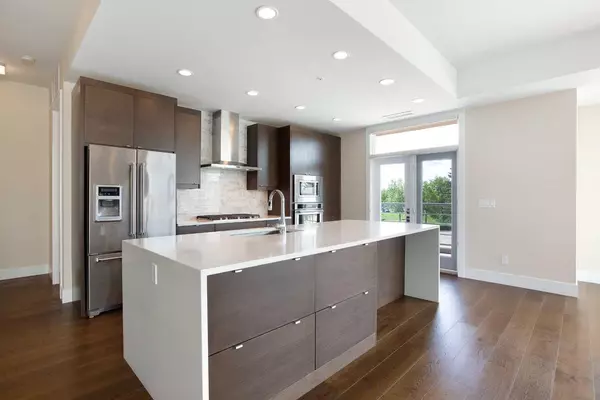 Calgary, AB T3E 7Y9,23 Burma Star RD SW #202