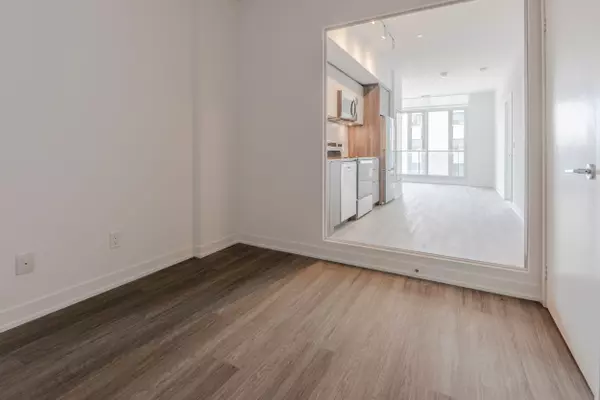 Toronto E03, ON M4C 5A1,100 Eastdale AVE #412