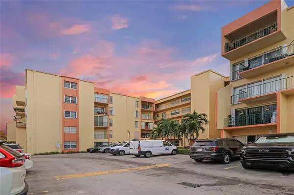Hialeah, FL 33012,4490 W 19th Ct #113