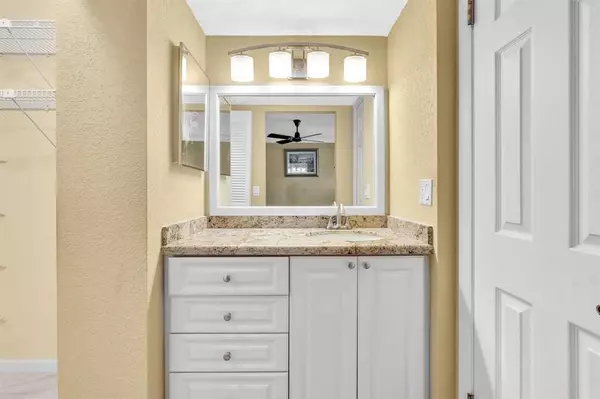 Tamarac, FL 33319,6075 N Sabal Palm Blvd #306