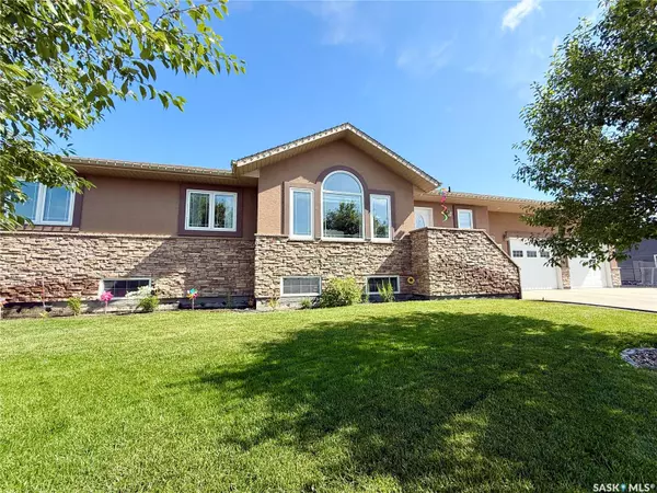 523 Brown CRESCENT, Weyburn, SK S4H 0M9