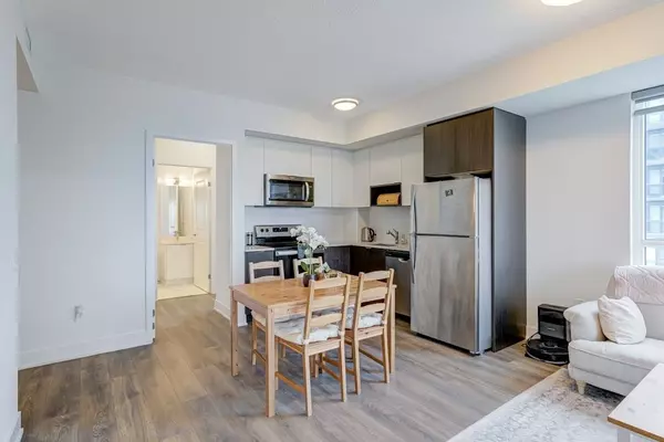 Mississauga, ON L5A 0B3,204 Burnhamthorpe RD #1803