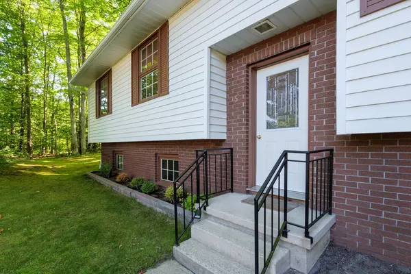 South Bruce Peninsula, ON N0H 2G0,5 Carson Lake CRES