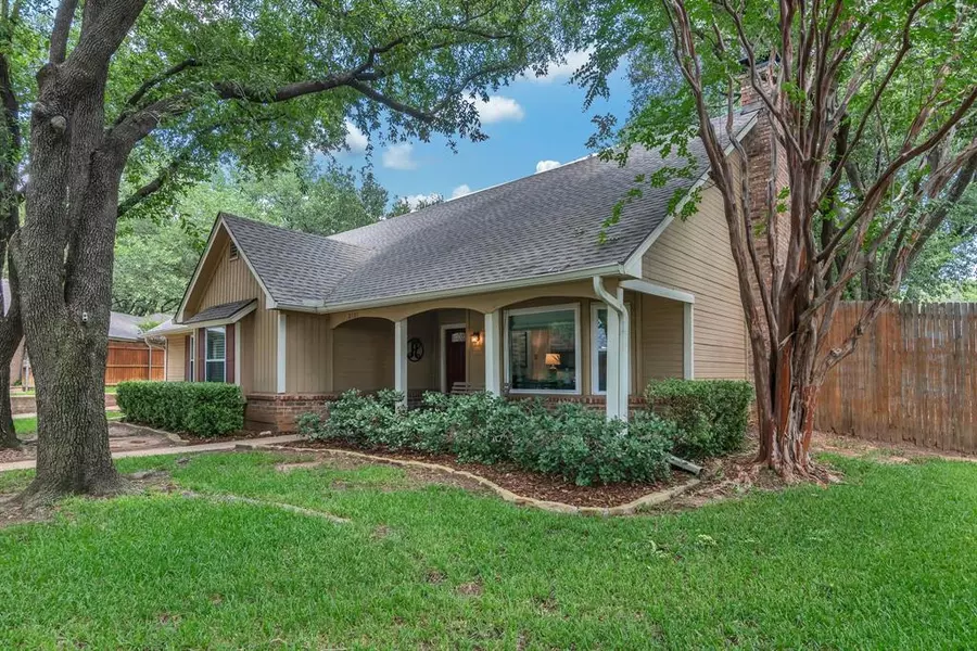 2101 Riverforest Court, Arlington, TX 76017