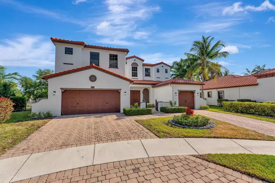 8727 NW 39 Street, Cooper City, FL 33024
