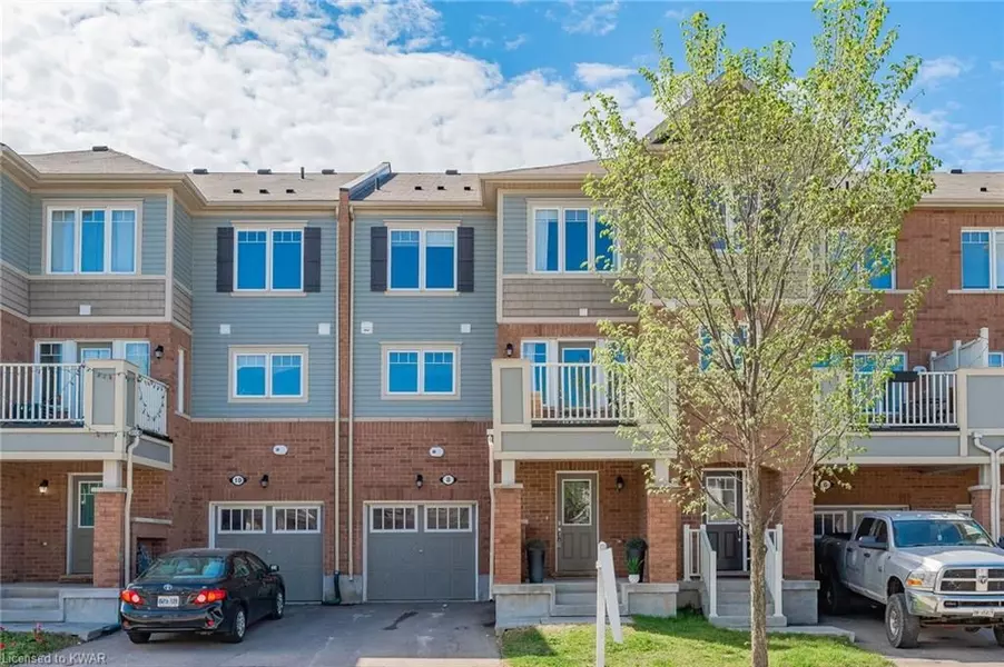 8 Stratus ST, Kitchener, ON N2R 0K6