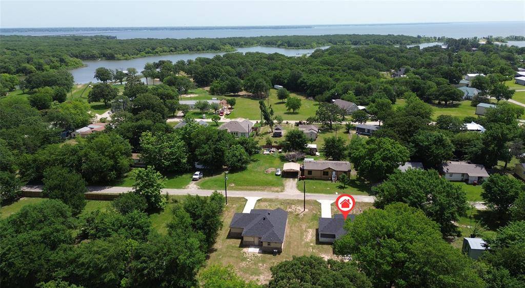 917 Redoak Drive, West Tawakoni, TX 75474