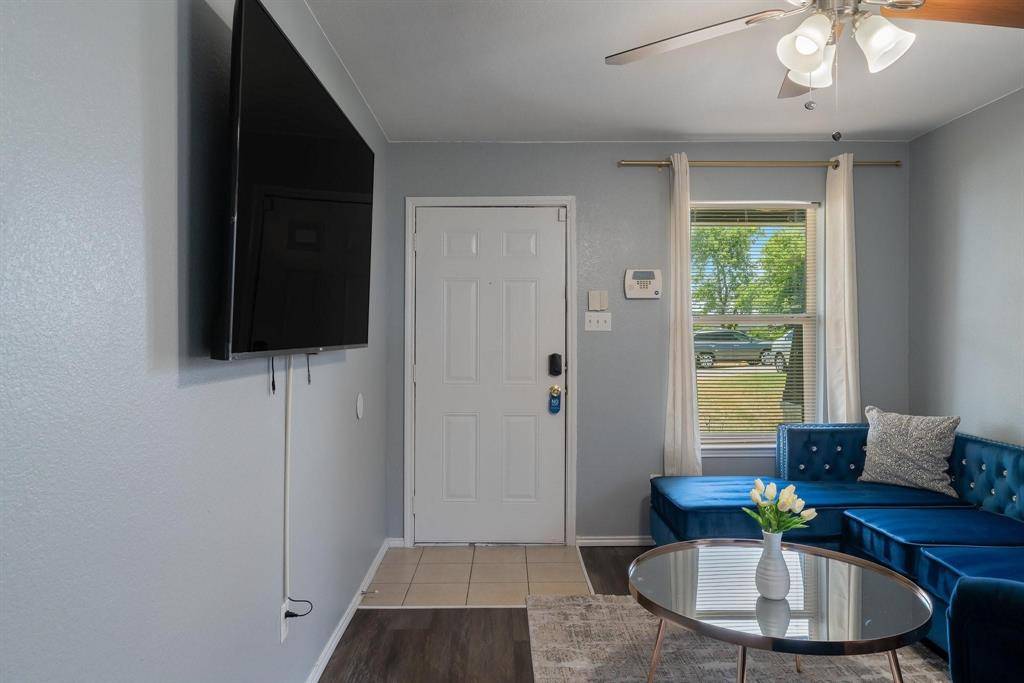 Fort Worth, TX 76104,1433 E Robert Street