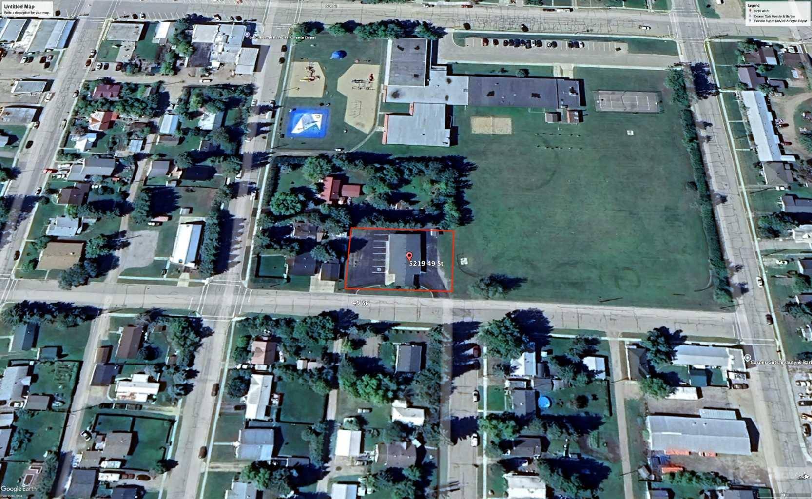 5219 49 ST, Eckville, AB T0M 0C3