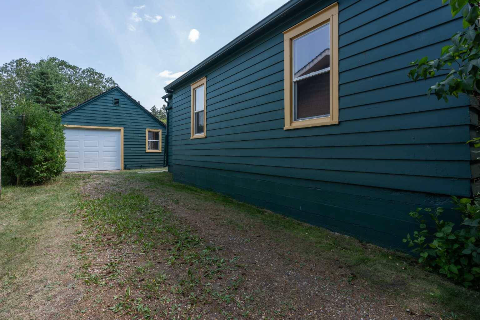 Camrose, AB T4V 1J4,4705 47 ST