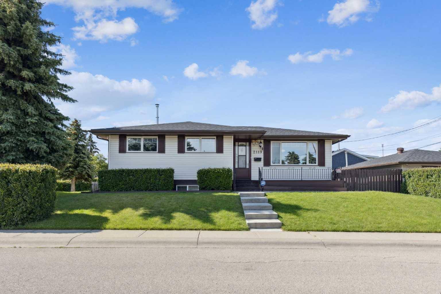 2119 Vista CRES Northeast, Calgary, AB T2E 6H9