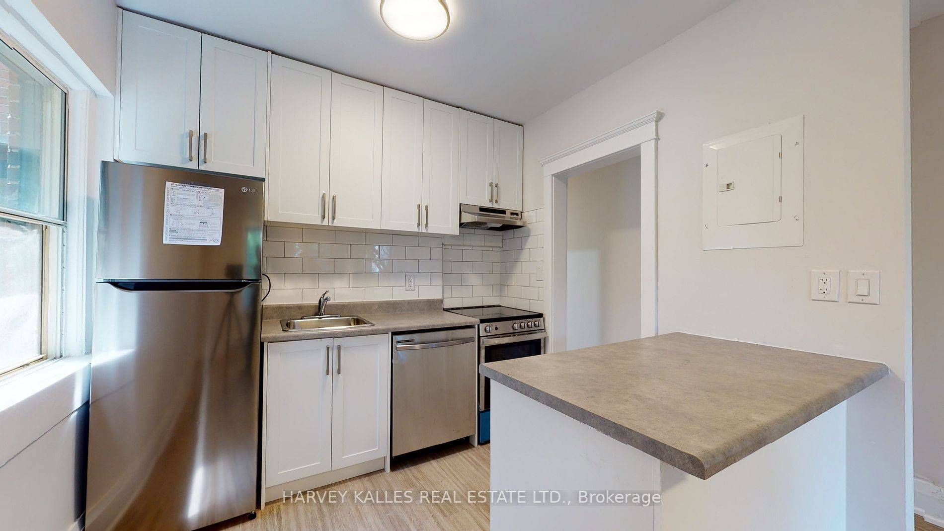 1065 Bathurst ST #2, Toronto C02, ON M5R 3G8