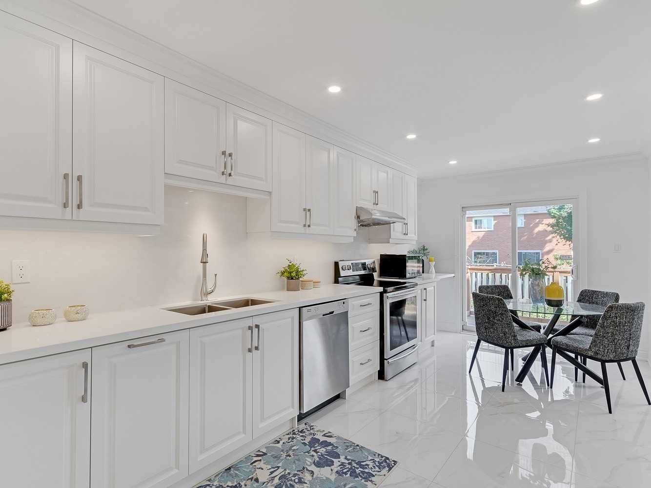 Markham, ON L3S 1N2,250 Woodhall RD