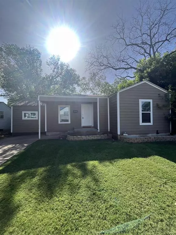 Fort Worth, TX 76110,2733 Livingston Avenue