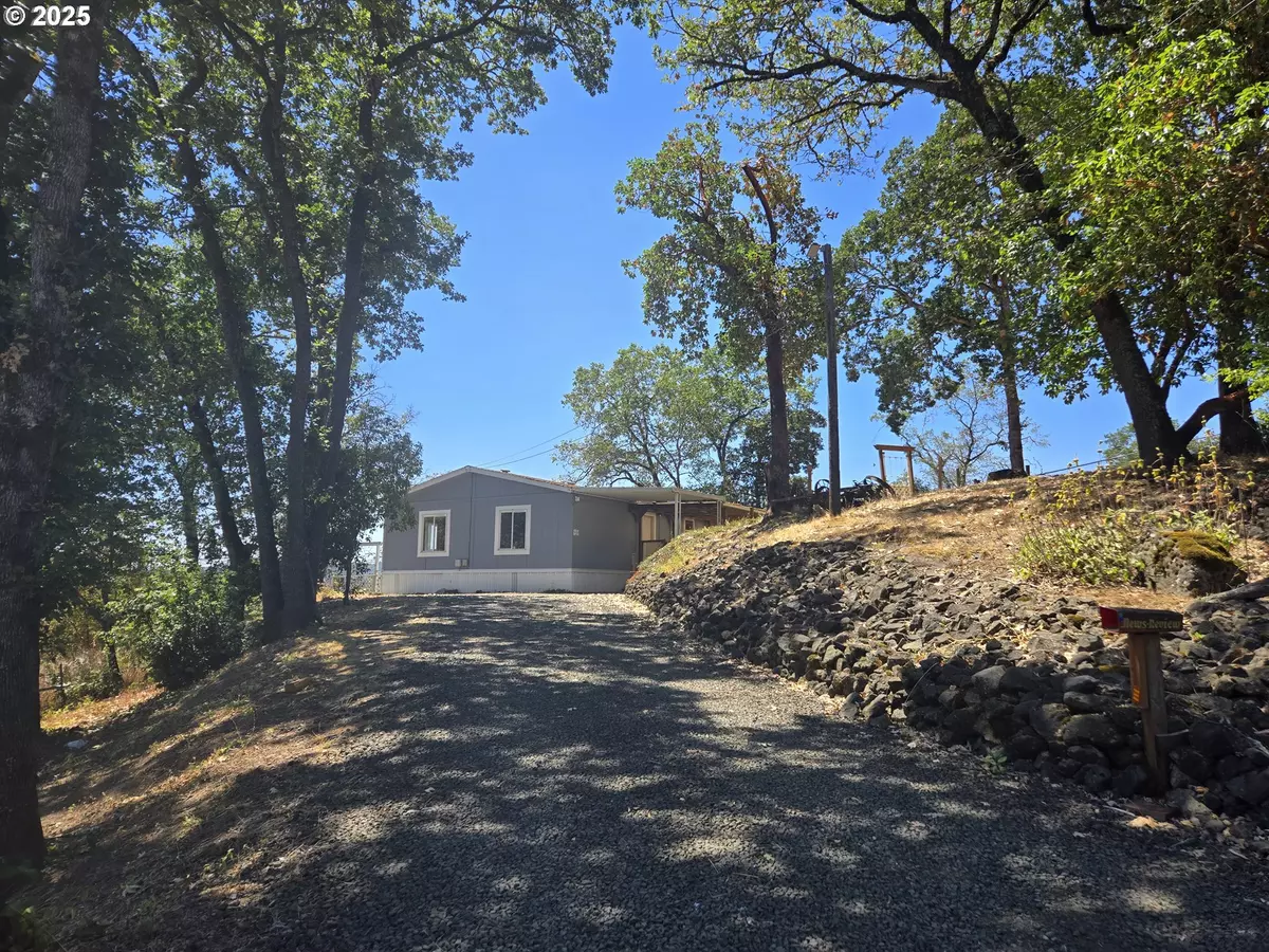 Roseburg, OR 97470,132 OAK TREE RD